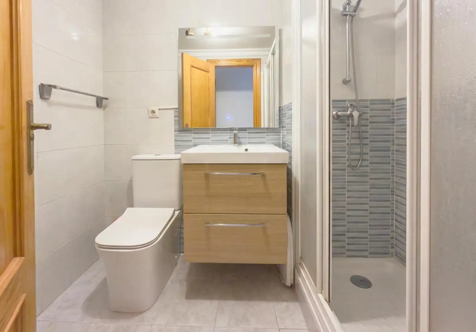 Baño de Piso en venta en Estepona con Terraza y Balcón