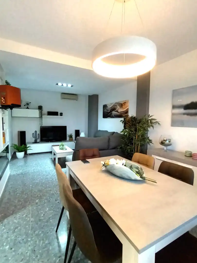 Sala de estar de Casa adosada en venta en Mérida con Aire acondicionado, Terraza y Trastero