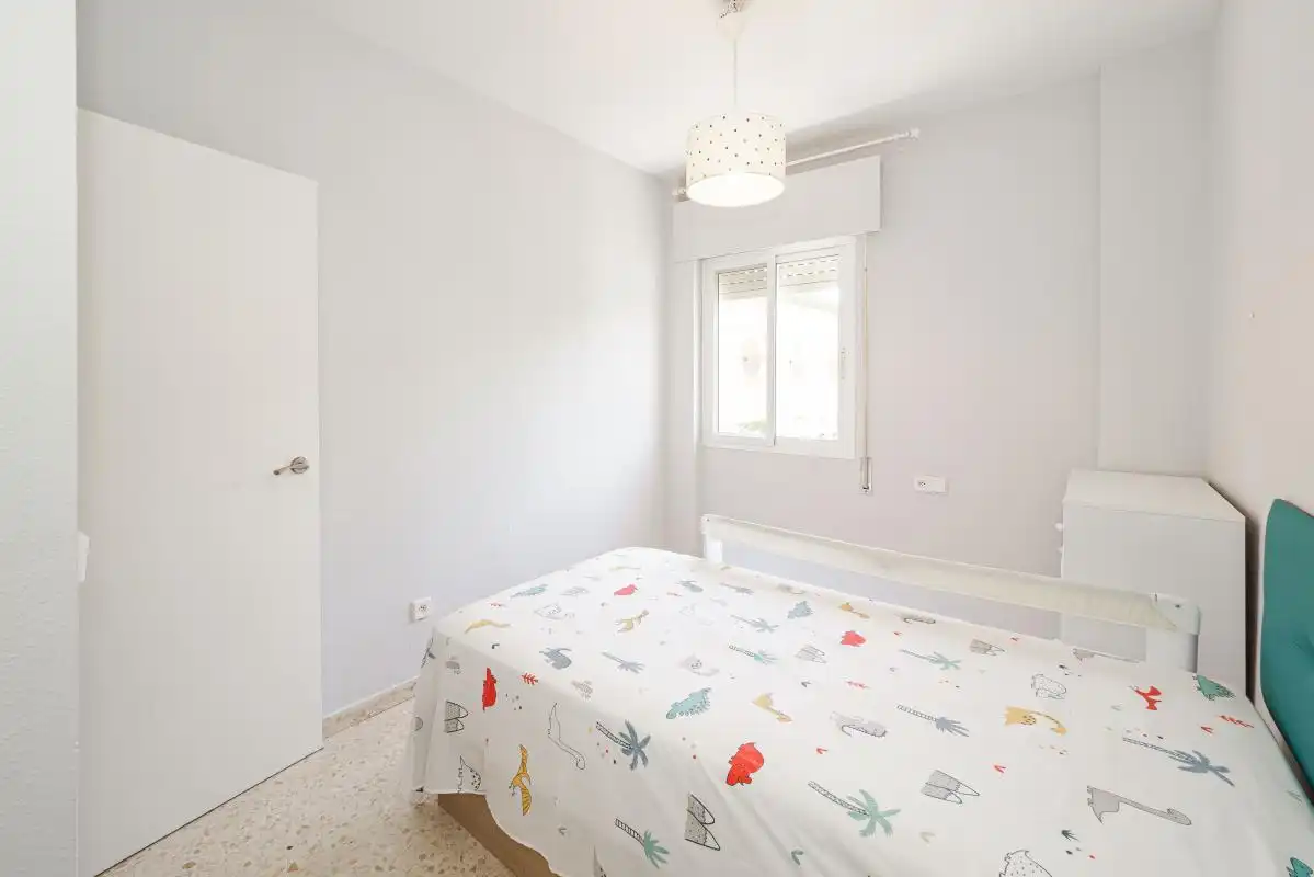 Bedroom of Flat for sale in Camas  with Air Conditioner, Heating and Storage room
