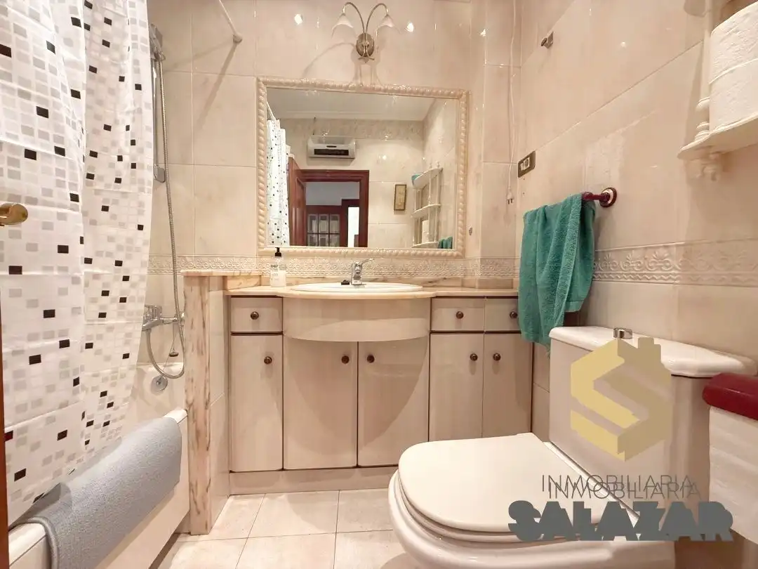 Baño de Piso de alquiler en Bilbao  con Calefacción