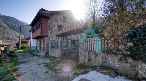 Foto 2 de Casa adosada en venda a Caserio Los Tornos, Aller, Asturias