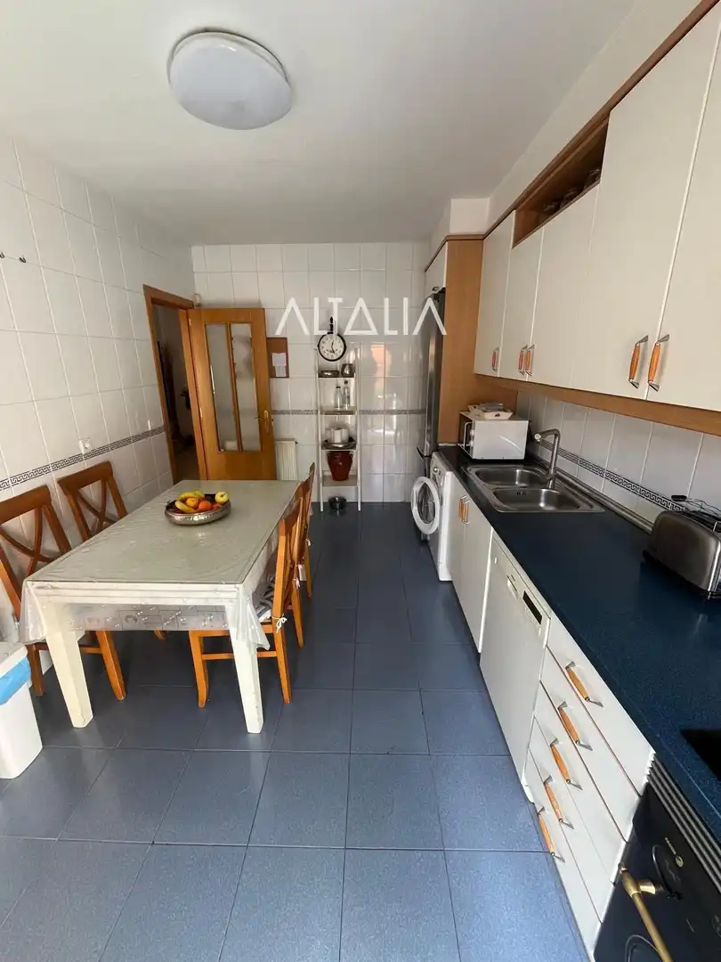 Cocina de Casa adosada en venta en Cuenca con Calefacción, Piscina y Piscina comunitaria