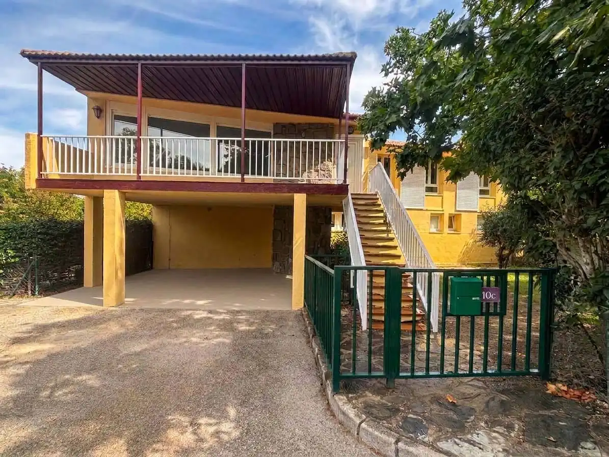 Maison jumelée avec piscine à louer à Paseo de los Parques 38
