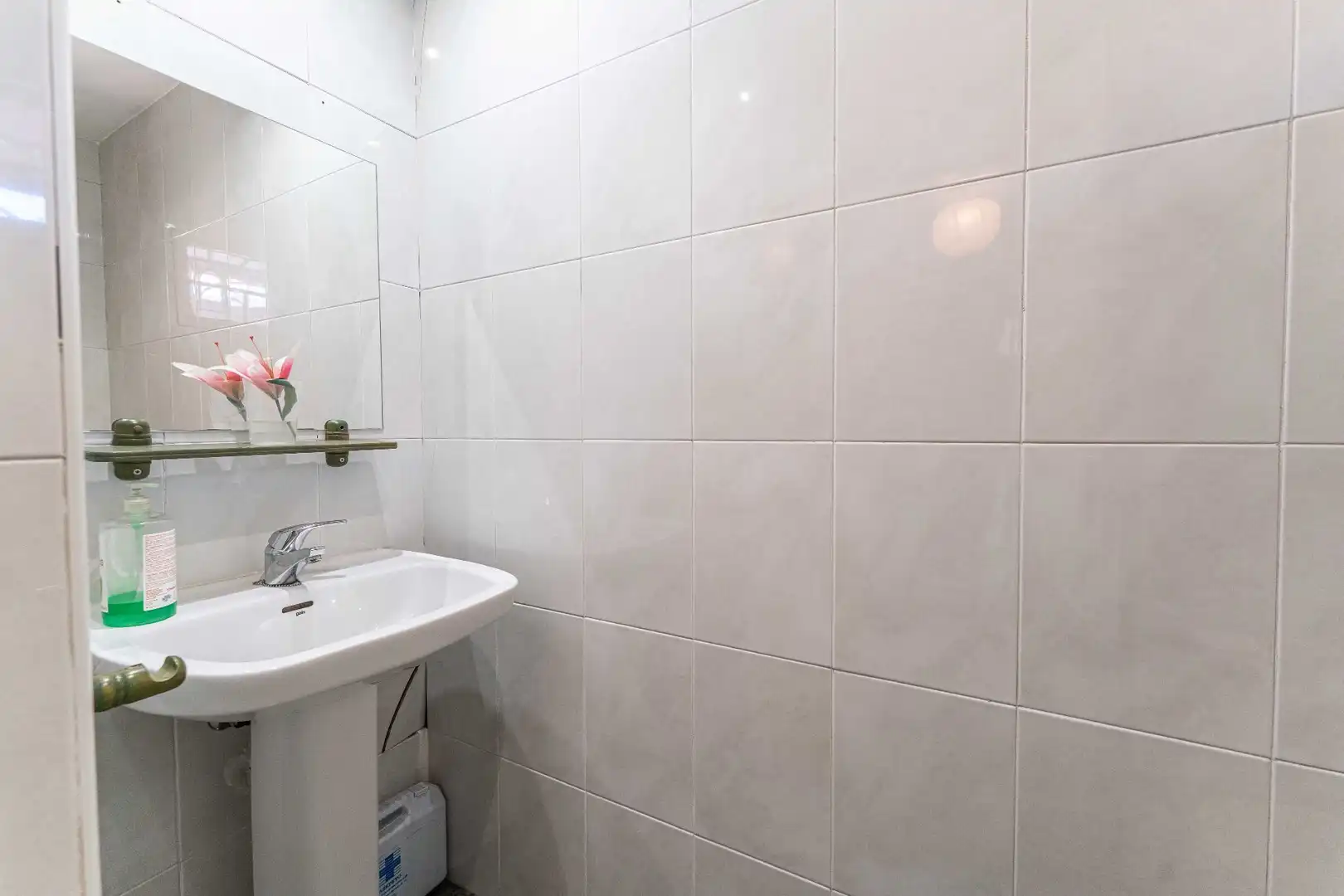 Baño de Casa adosada en venta en Fuenlabrada con Aire acondicionado, Calefacción y Jardín privado
