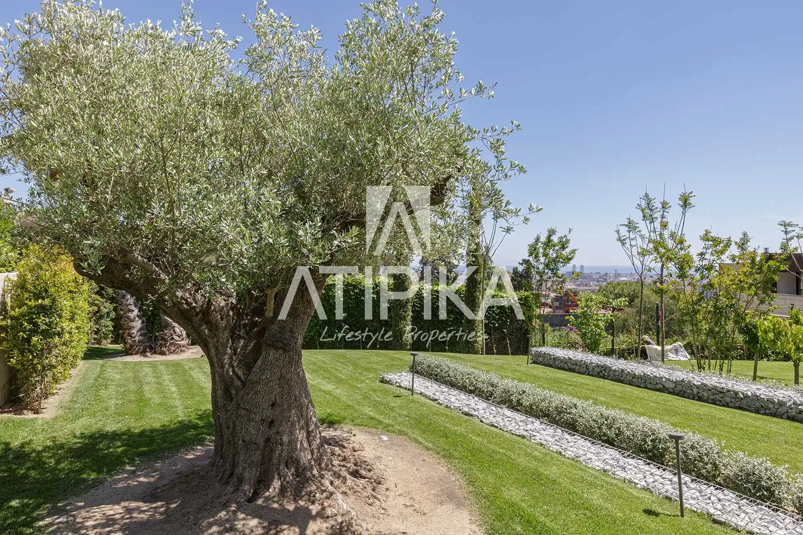 Jardín de Casa o chalet en venta en Barcelona con Aire acondicionado, Calefacción y Terraza