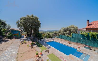 Piscina de Casa o xalet en venda en El Escorial amb Terrassa, Piscina i Balcó