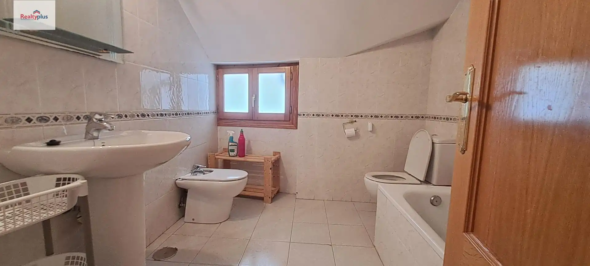 Baño de Dúplex de alquiler en Segovia con Amueblado y Balcón