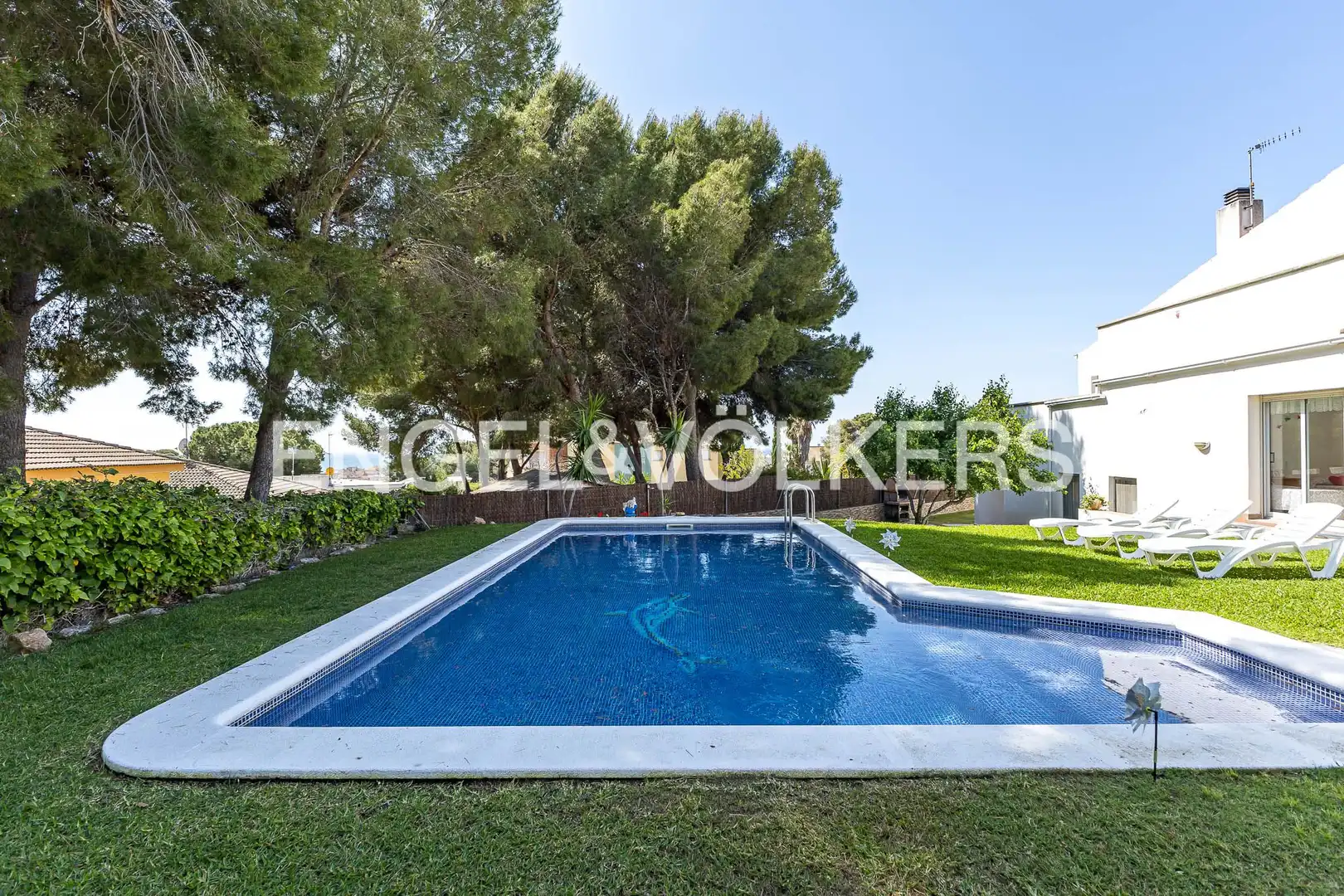 Piscina de Casa o chalet en venta en Calafell con Aire acondicionado, Calefacción y Jardín privado