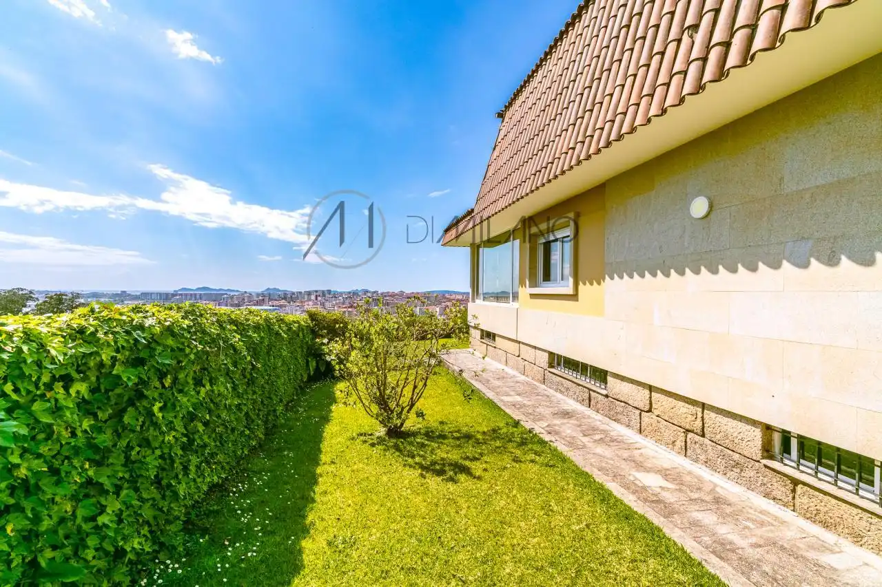 Jardín de Casa o chalet en venta en Vigo  con Calefacción, Jardín privado y Parquet