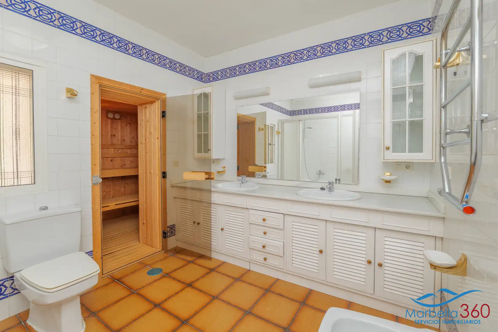 Baño de Casa o chalet en venta en Marbella con Aire acondicionado, Jardín privado y Terraza