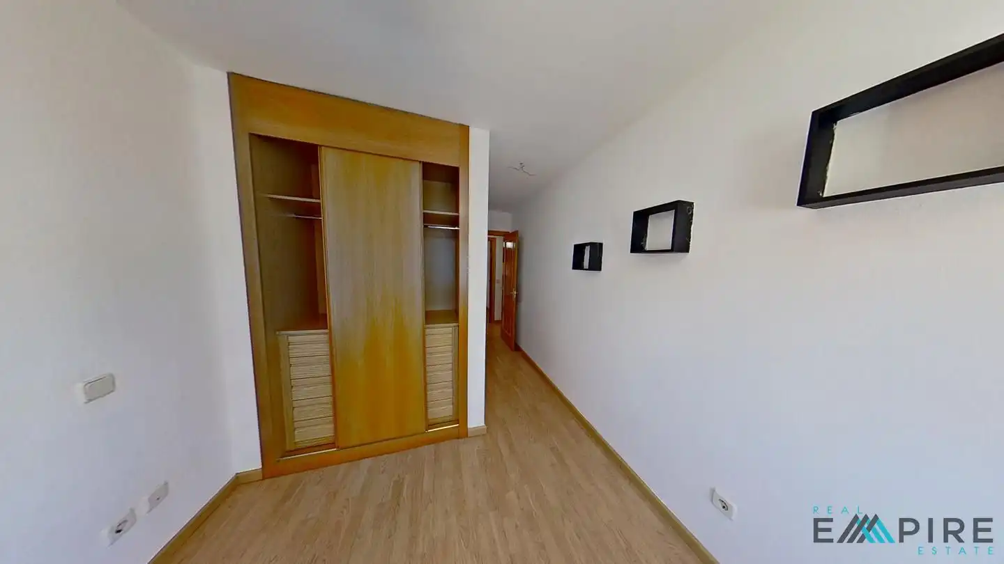 Wohnung zum Verkauf in Parla mit Heizung, Abstellraum und Möbliert
