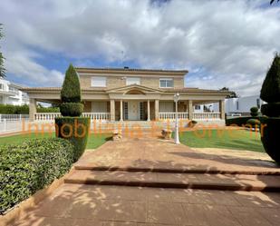 Vista exterior de Casa o xalet en venda en Torrent amb Aire condicionat, Calefacció i Jardí privat