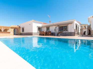 Villa avec piscine à vendre à Calle C. Pio Baroja 29