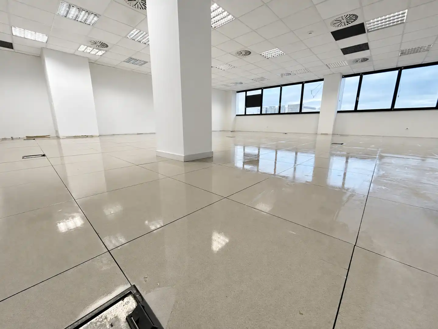 Office space with lift to rent in Polígono Parque Empresarial la Muga 11, imagen 16