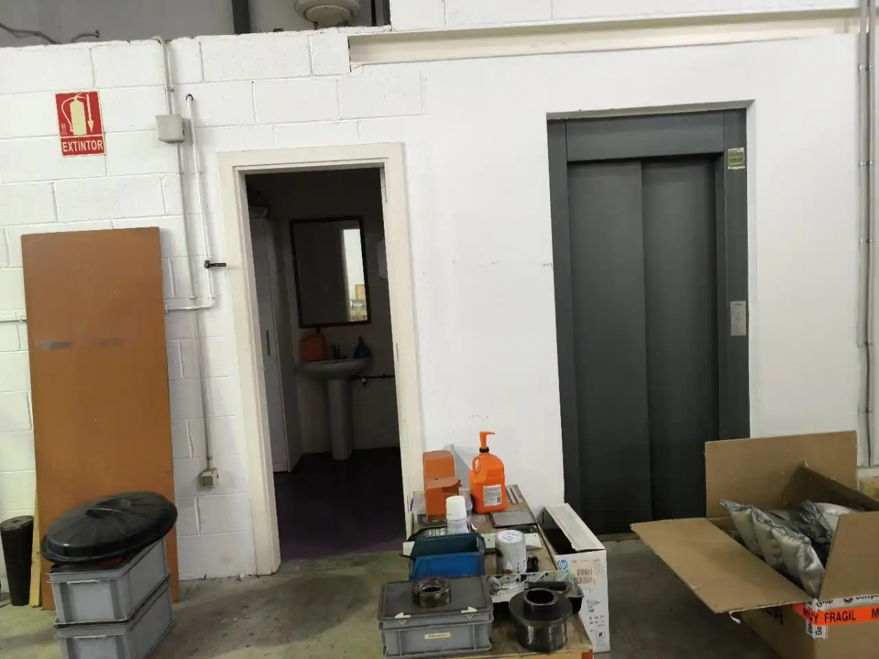 Nave industrial en venta en Badalona