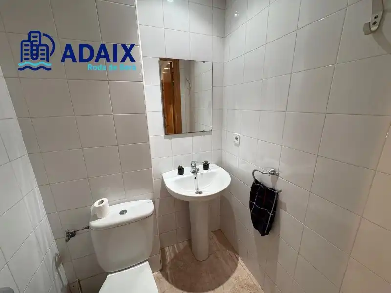 Bathroom of Commercial properties for rent in Roda de Berà  with Air Conditioner