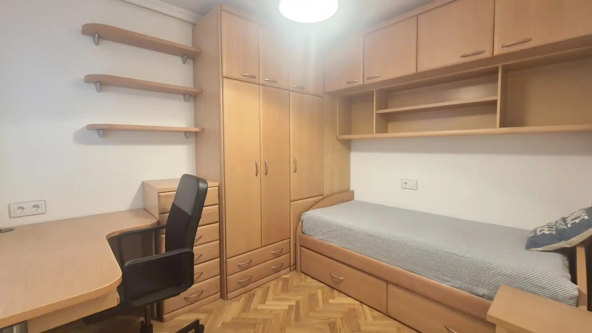 Habitación de Piso de alquiler en Salamanca con Calefacción, Parquet y Amueblado
