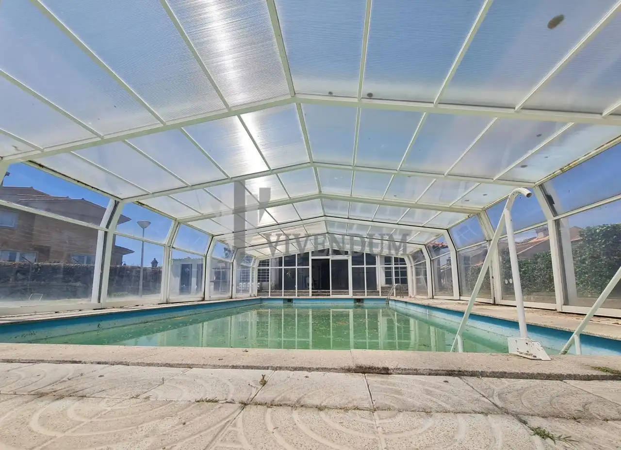 Piscina de Residencial en venda en Vigo 