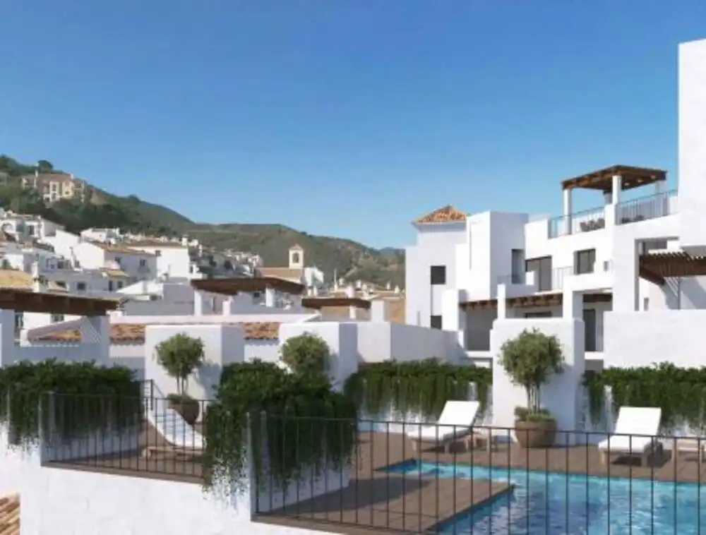 Apartamento con ascensor en venta en Benahavís pueblo