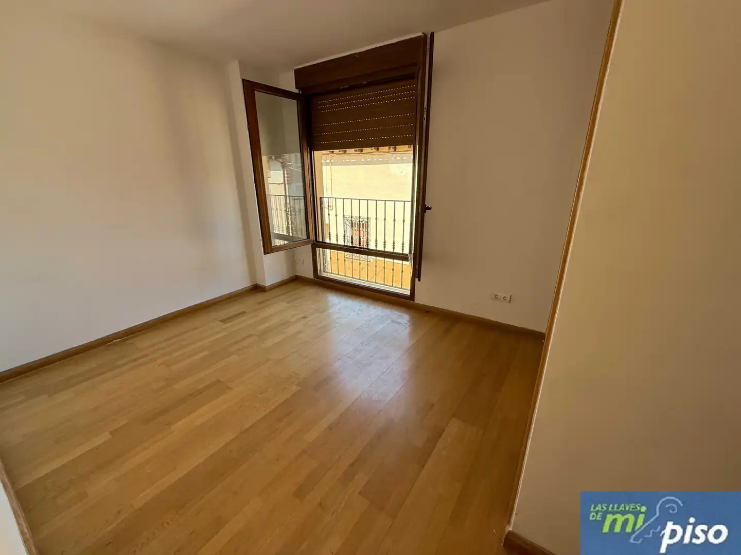 Dormitori de Casa adosada en venda en Corcos amb Calefacció, Jardí privat i Parquet