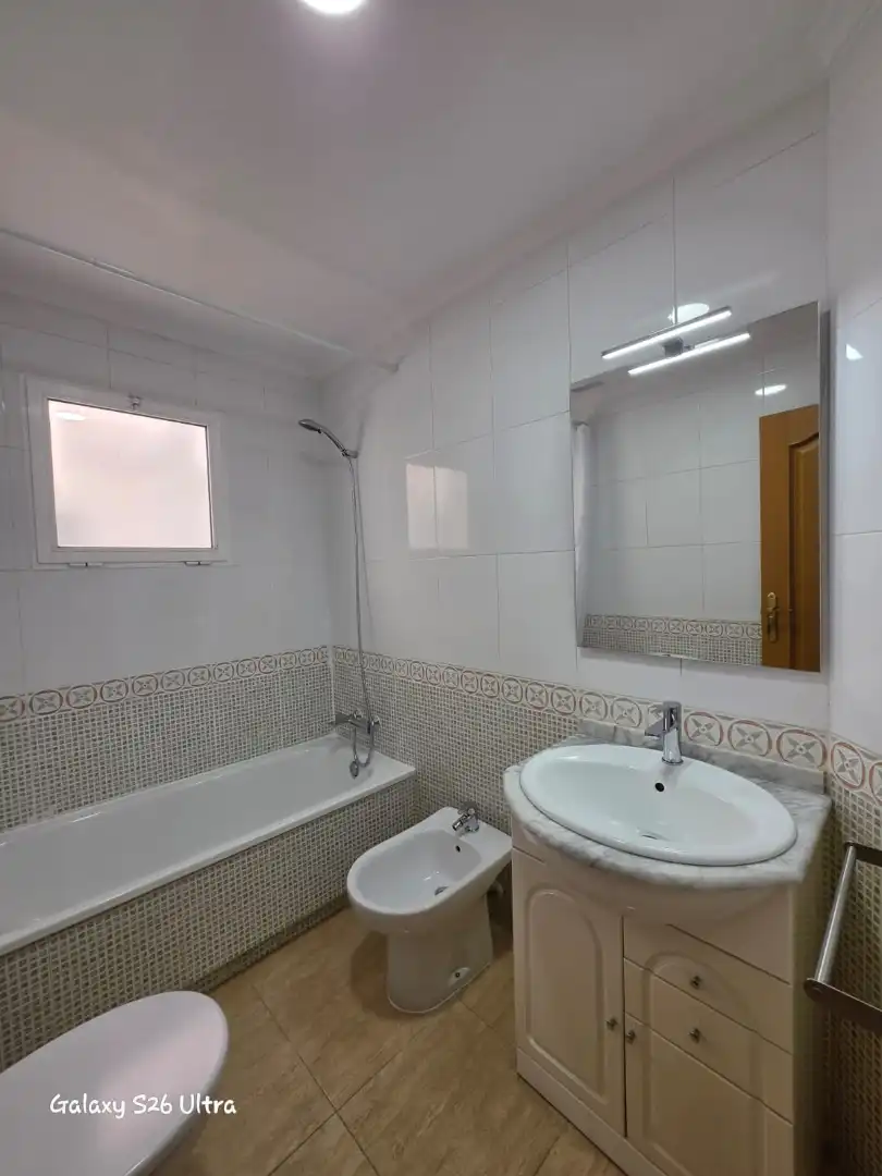 Baño de Piso de alquiler en San Isidro con Amueblado, Horno y Lavadora