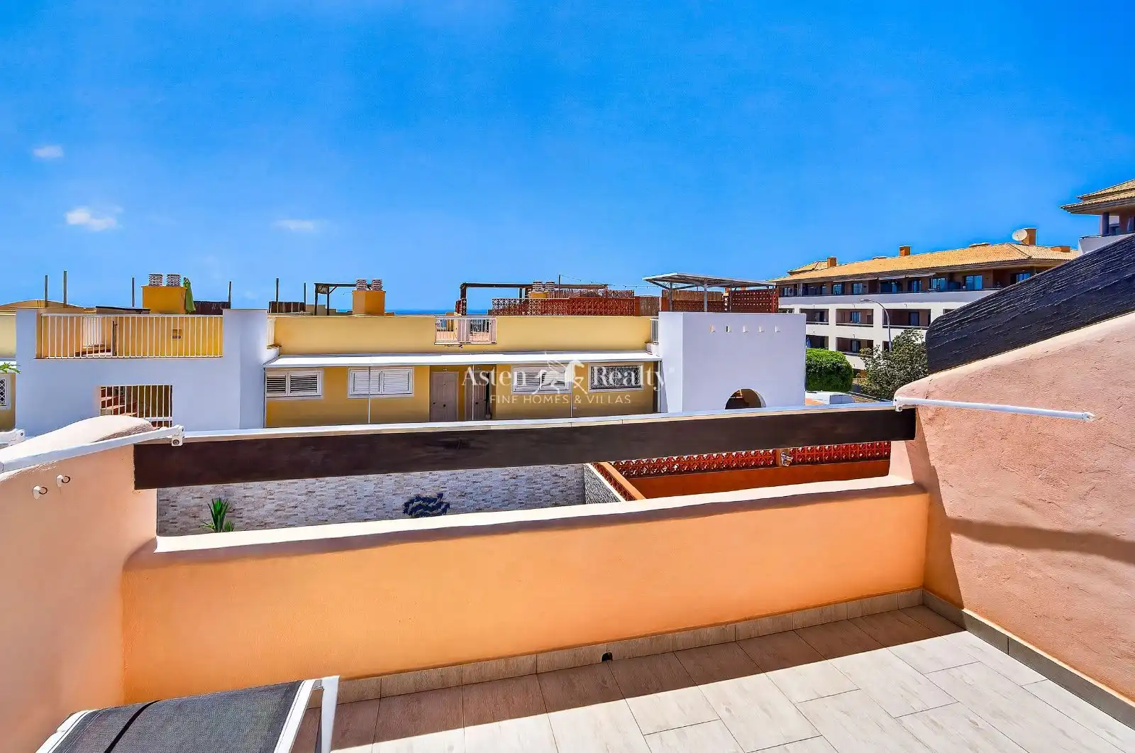 Terrassa de Casa adosada en venda en Adeje amb Aire condicionat, Calefacció i Jardí privat