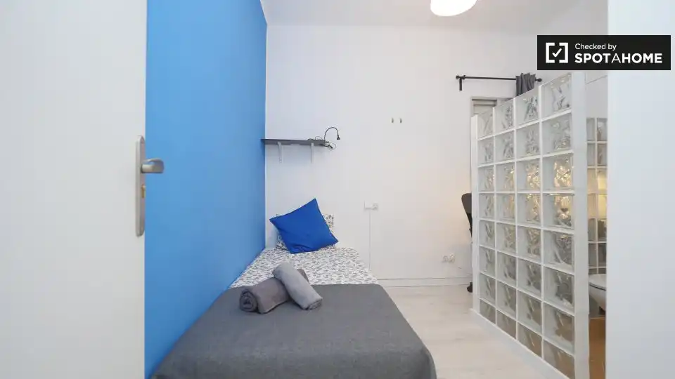 Habitación en El Camp de l'Arpa del Clot