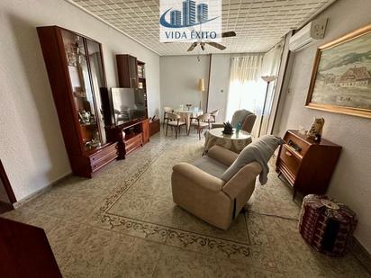 Living room of Flat for sale in Linares  with Air Conditioner, Heating and Balcony