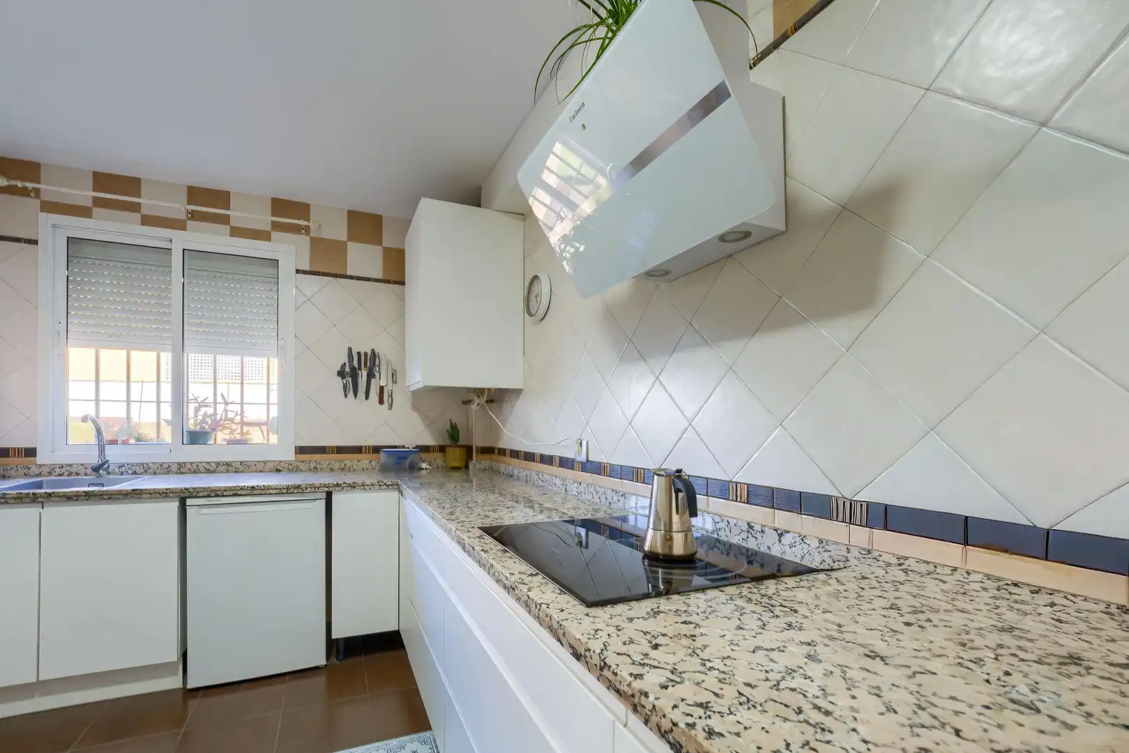 Kitchen of Apartments for sale in Alcalá de Guadaira