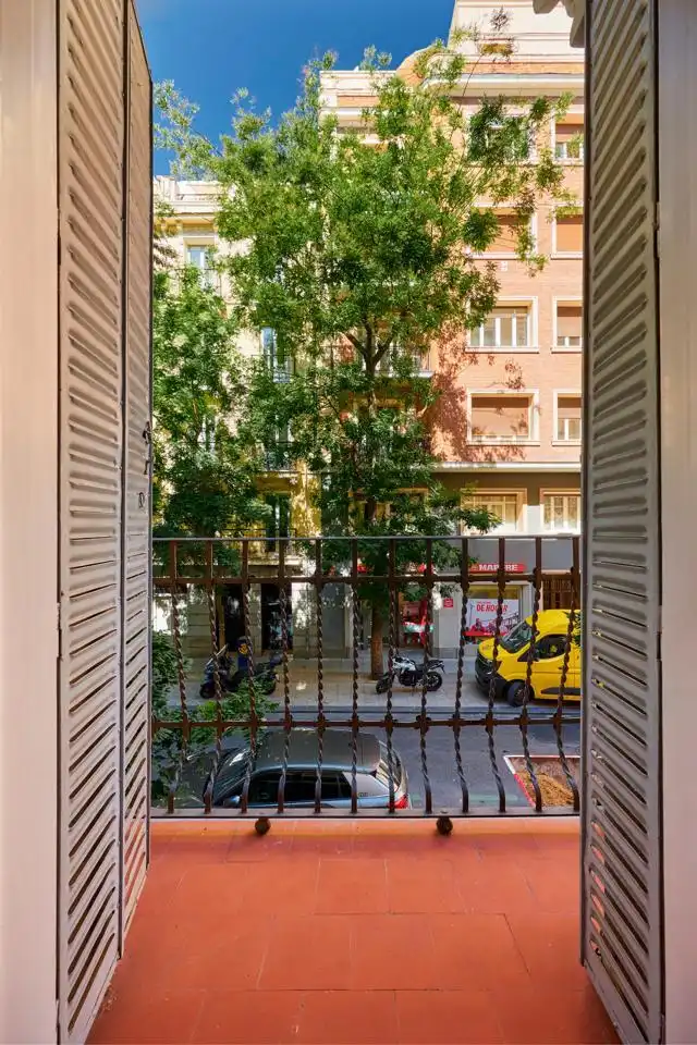 Vista exterior de Piso de alquiler en Chamberí