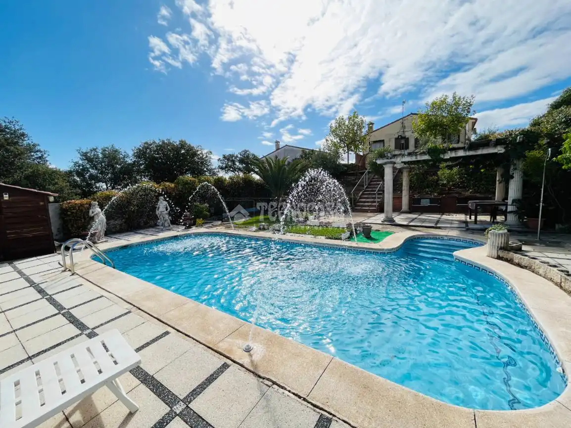Swimming pool of Houses for sale in Cardiel de los Montes  with Air Conditioner and Heating