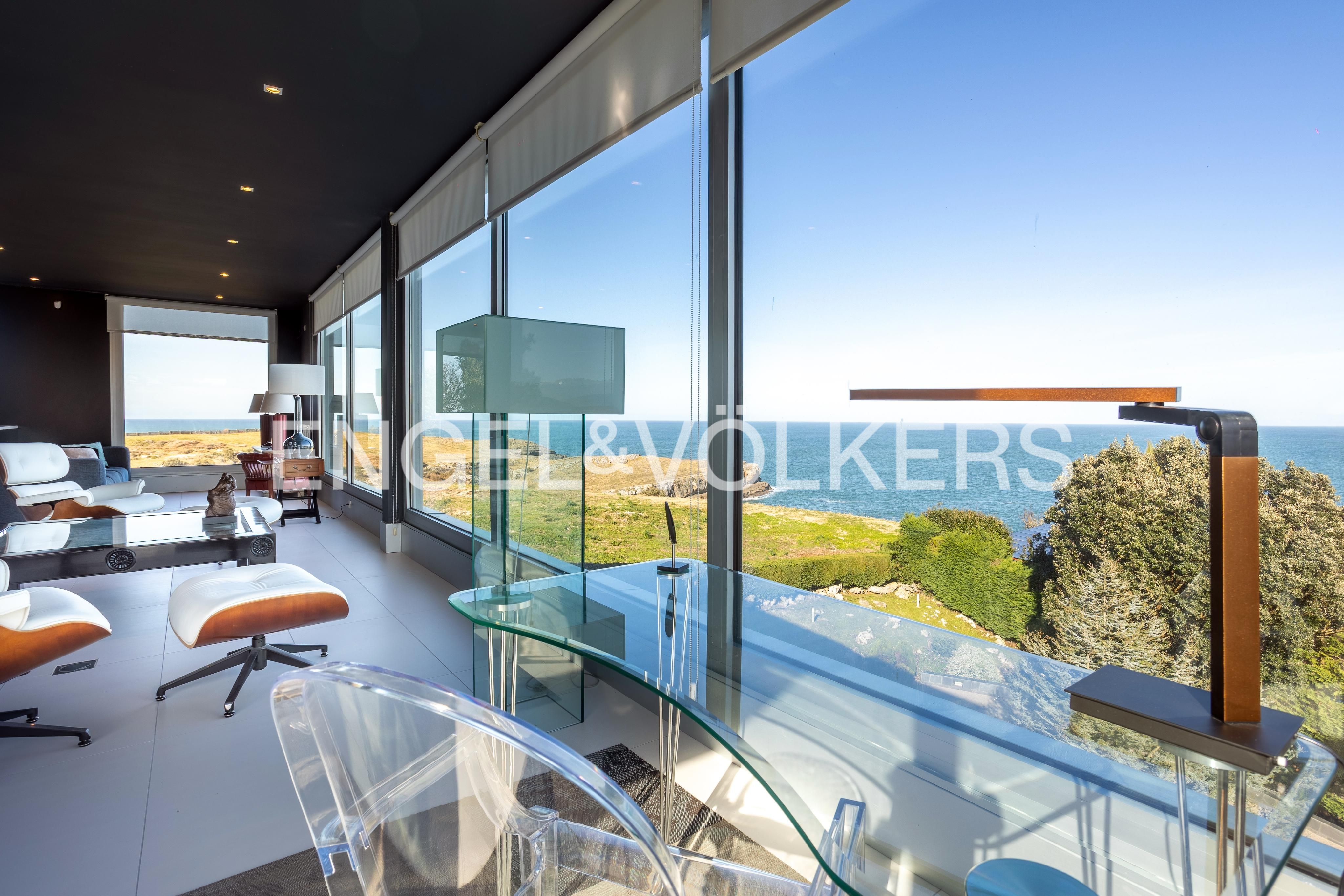 Vista exterior de Casa o xalet en venda en Bareyo amb Calefacció, Jardí privat i Terrassa