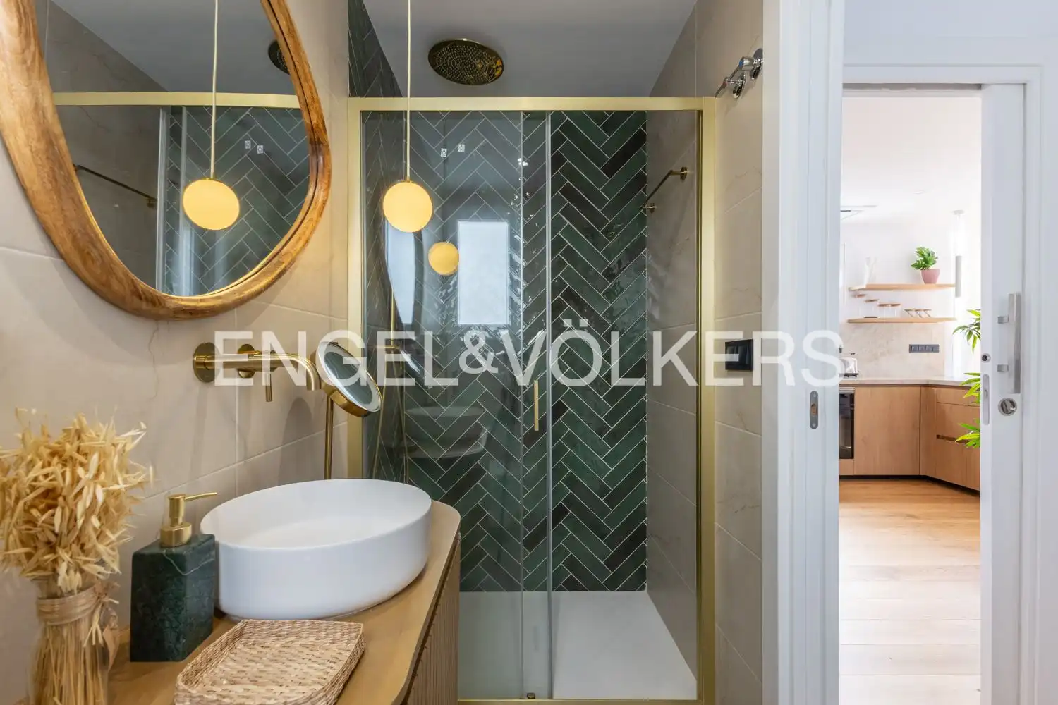 Baño de Piso en venta en Valencia con Aire acondicionado, Calefacción y Terraza