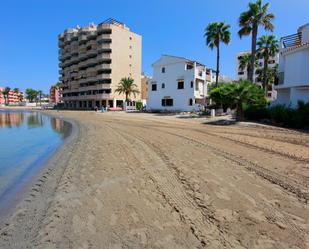 Vista exterior de Apartament en venda en La Manga del Mar Menor amb Aire condicionat, Terrassa i Balcó