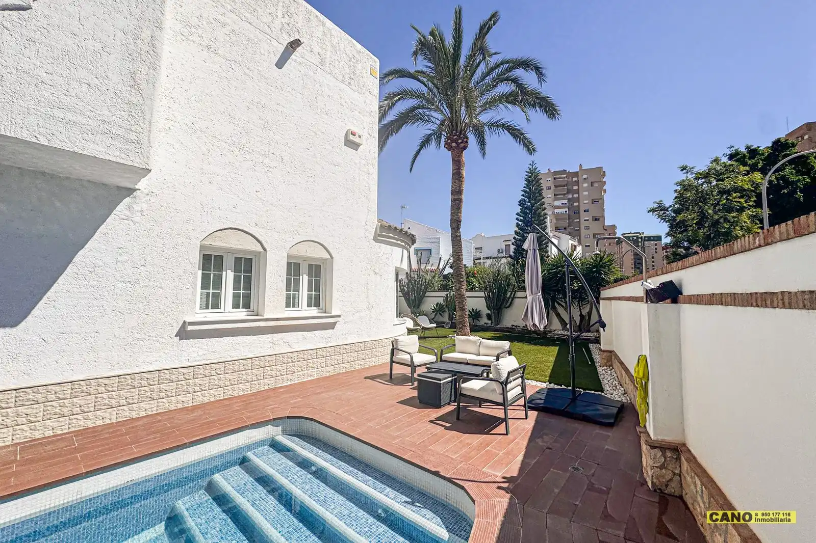 Garden of Houses for sale in Roquetas de Mar  with Terrace, Storage room and Swimming Pool