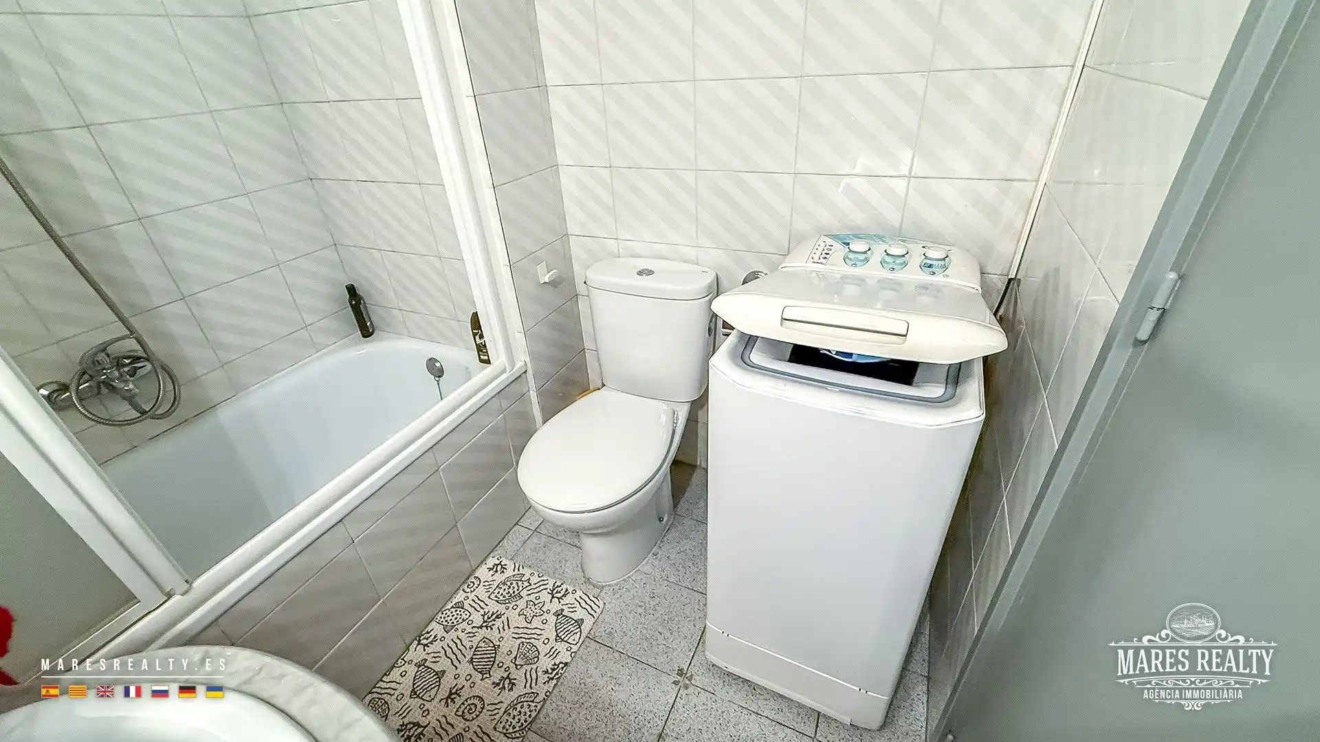 Bathroom of Flat for sale in Lloret de Mar  with Air Conditioner, Heating and Furnished