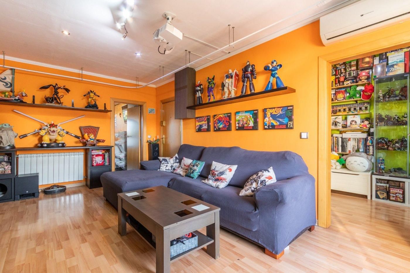 Living room of Flat for sale in Sabadell  with Air Conditioner, Heating and Terrace