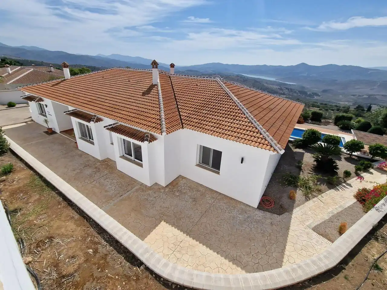 Vista exterior de Casa o chalet en venta en Periana con Aire acondicionado, Terraza y Piscina