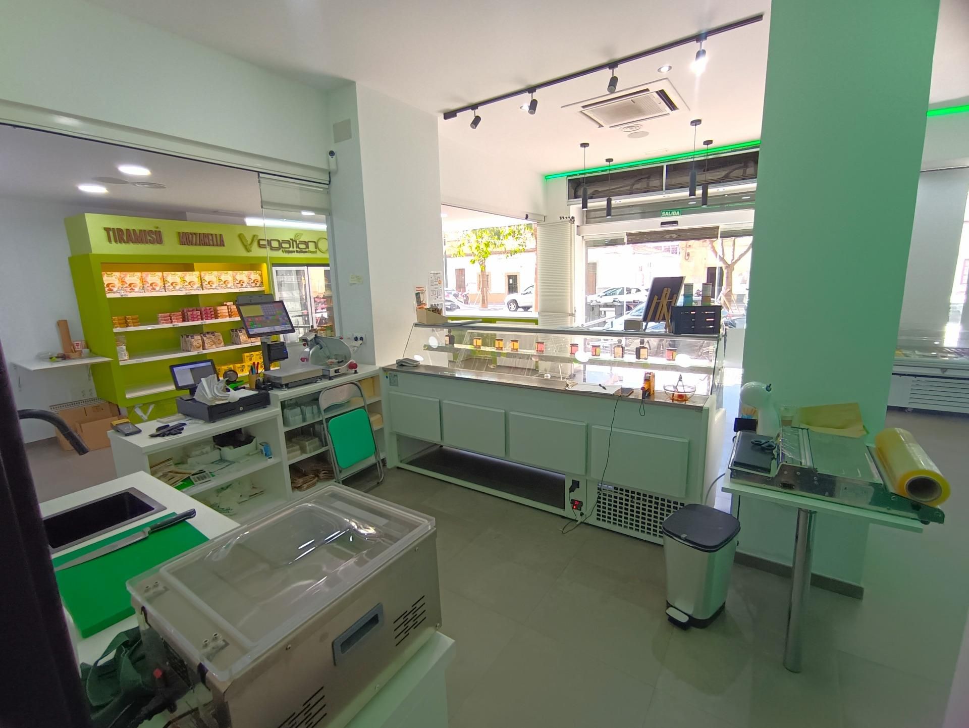 Local de alquiler en Calle HEROE DE SOSTOA, Parque Ayala - Jardín de la Abadía - Huelín , Carretera de Cádiz