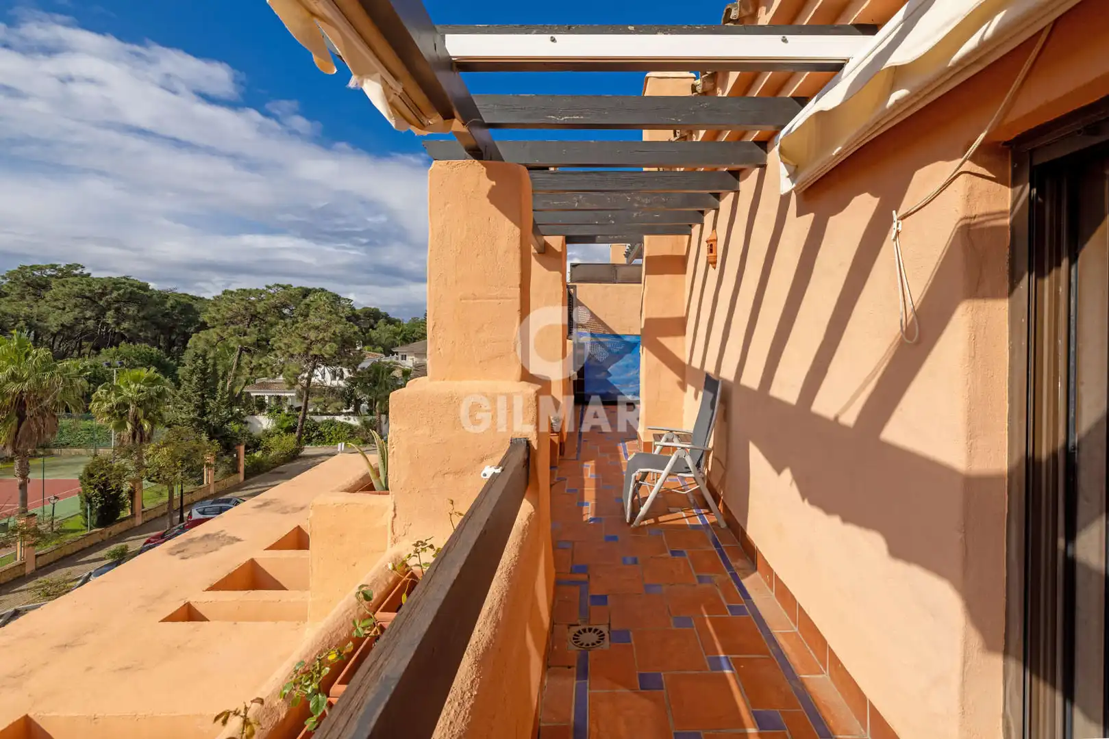 Exterior view of Duplexes for sale in Estepona  with Heating, Private garden and Storage room