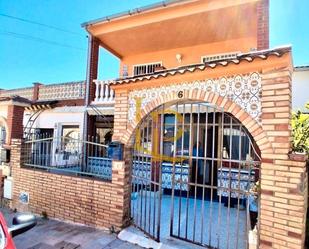 Vista exterior de Casa adosada en venda en Albinyana amb Calefacció, Jardí privat i Terrassa
