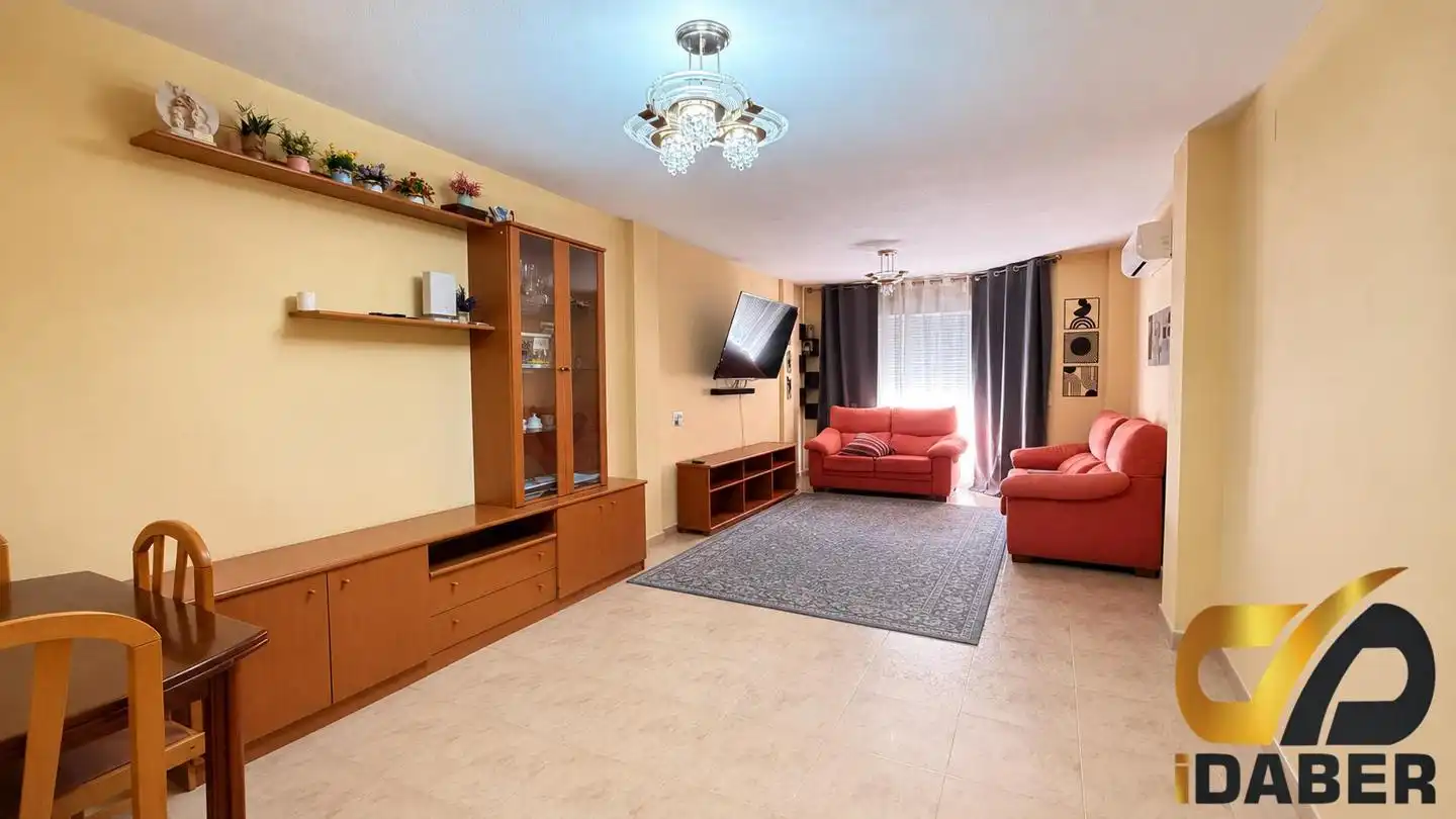 Sala d'estar de Casa adosada en venda en Illescas amb Aire condicionat i Calefacció