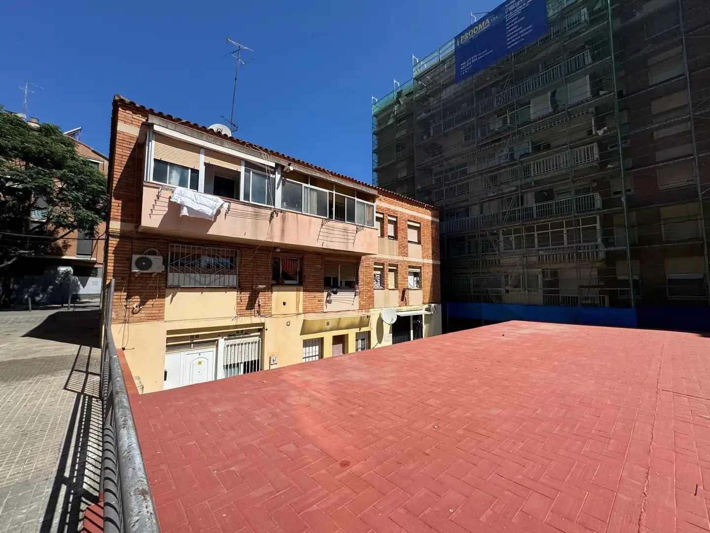 Vista exterior de Pis en venda en Sant Boi de Llobregat