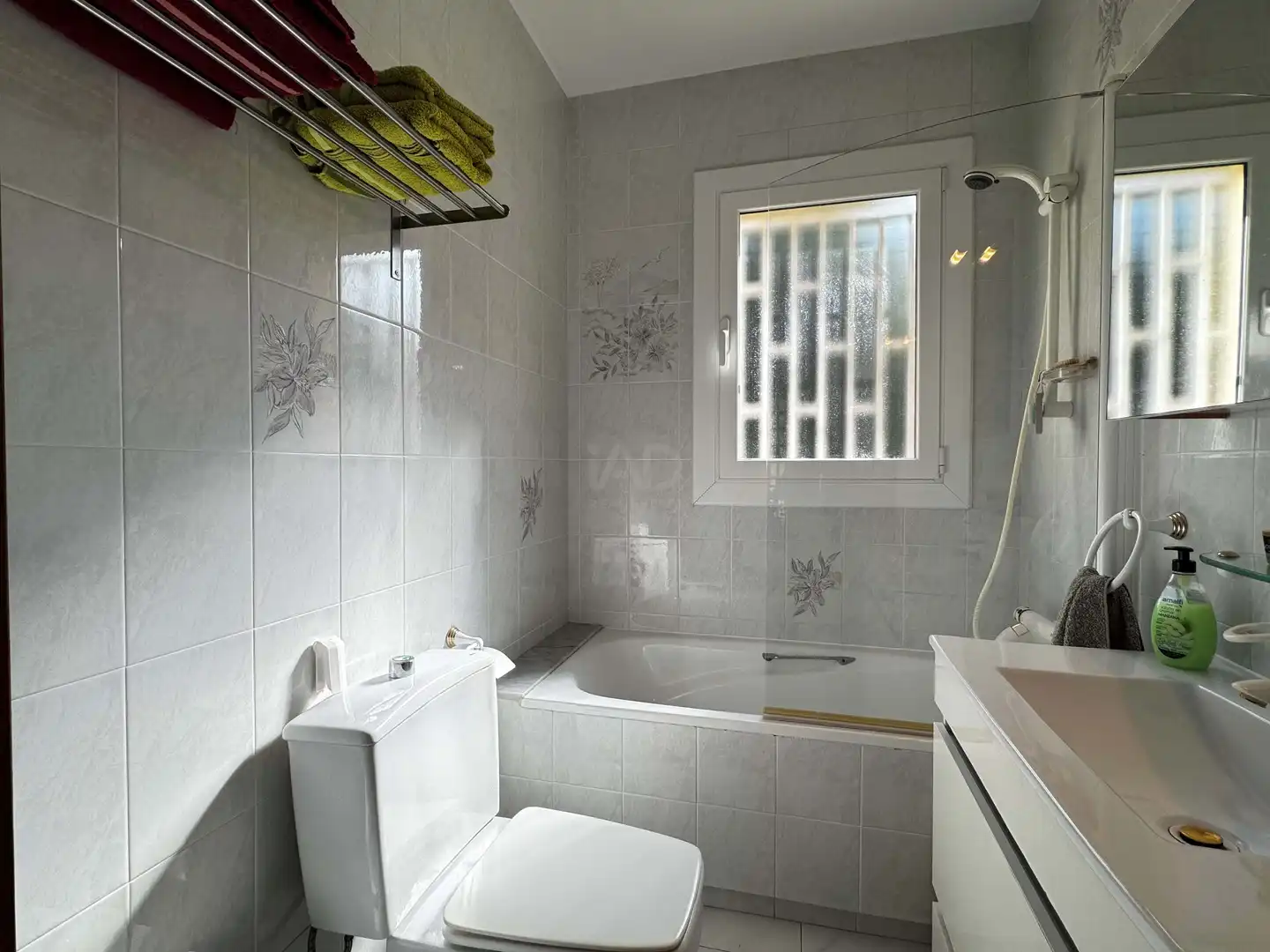 Baño de Casa o chalet en venta en Calafell con Calefacción, Terraza y Piscina