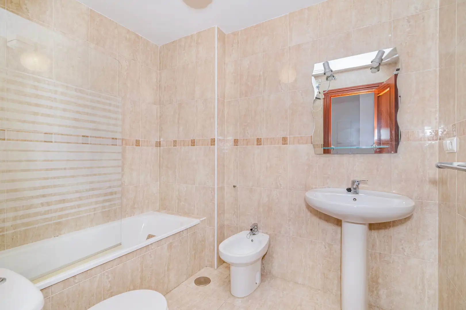 Baño de Piso en venta en Las Gabias con Trastero y Amueblado