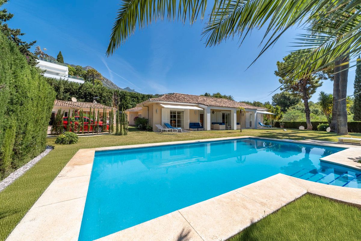 Garden of House or chalet for sale in Marbella  with Air Conditioner, Private garden and Swimming Pool