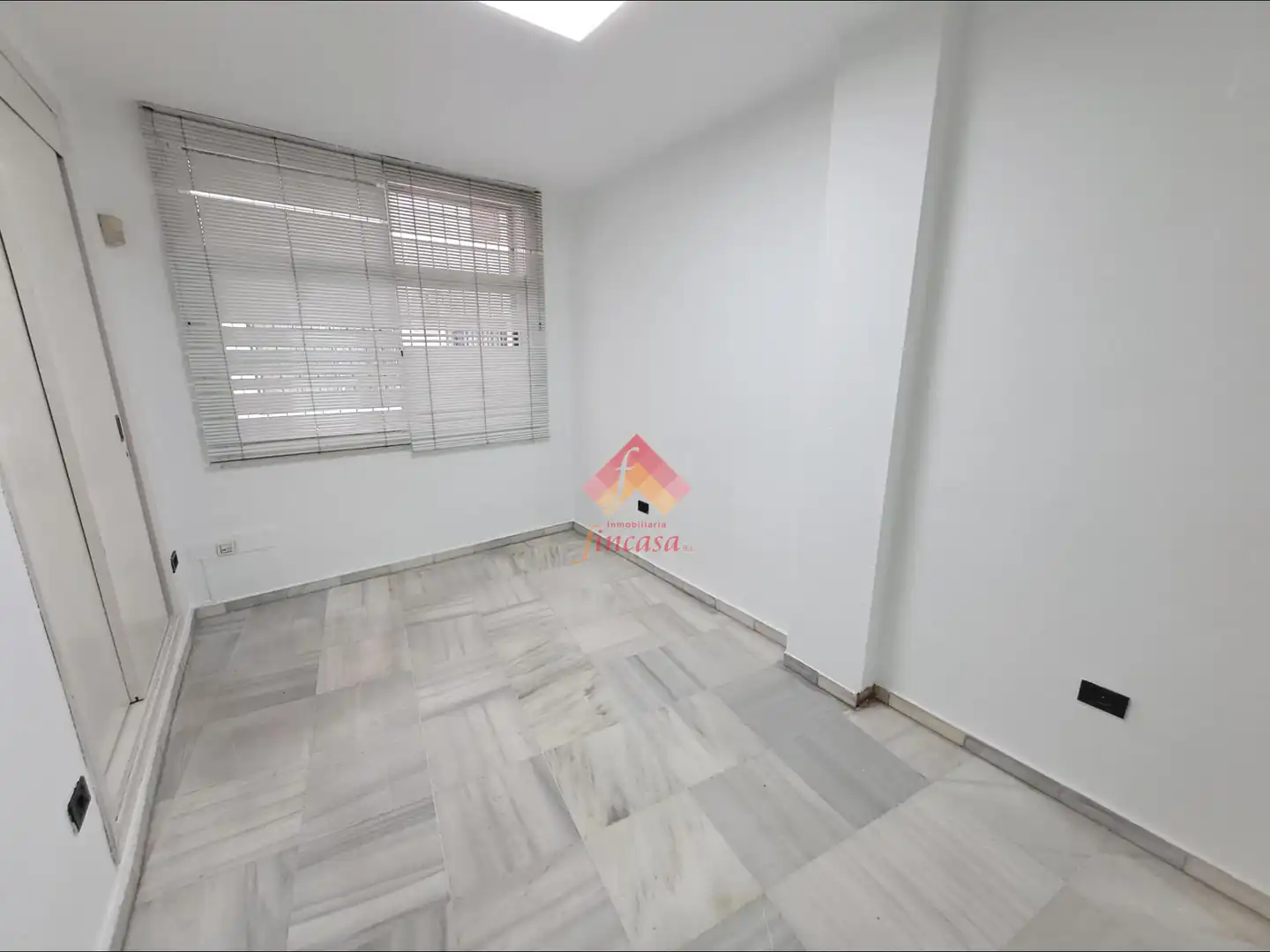 Commercial properties for rent in Ronda  with Air Conditioner