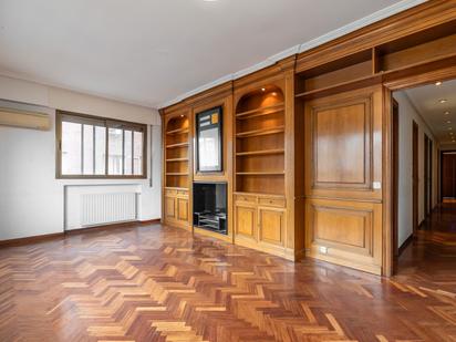 Living room of Flat for sale in  Madrid Capital  with Air Conditioner and Heating