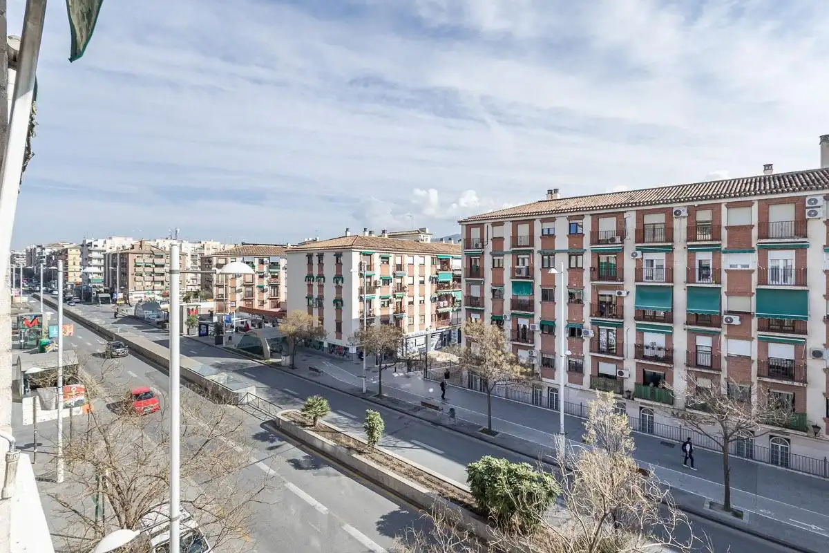 Außenansicht von Wohnung zur Miete in Granada mit Heizung und Gemeinschaftspool