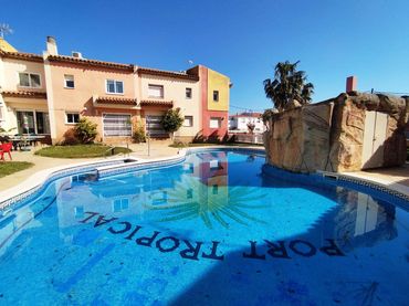 Reihenhaus mit Pool zum Verkauf in Avinguda Califòrnia